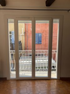 Porte-fenêtre par la Menuiserie Calvo